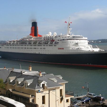 Watersedge Hotel Cobh Exteriör bild